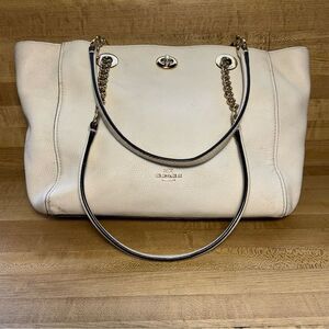 Coach 57107 Turnlock Chain Tote 27 Off White Stone Pebbled Leather Shoulder Bag